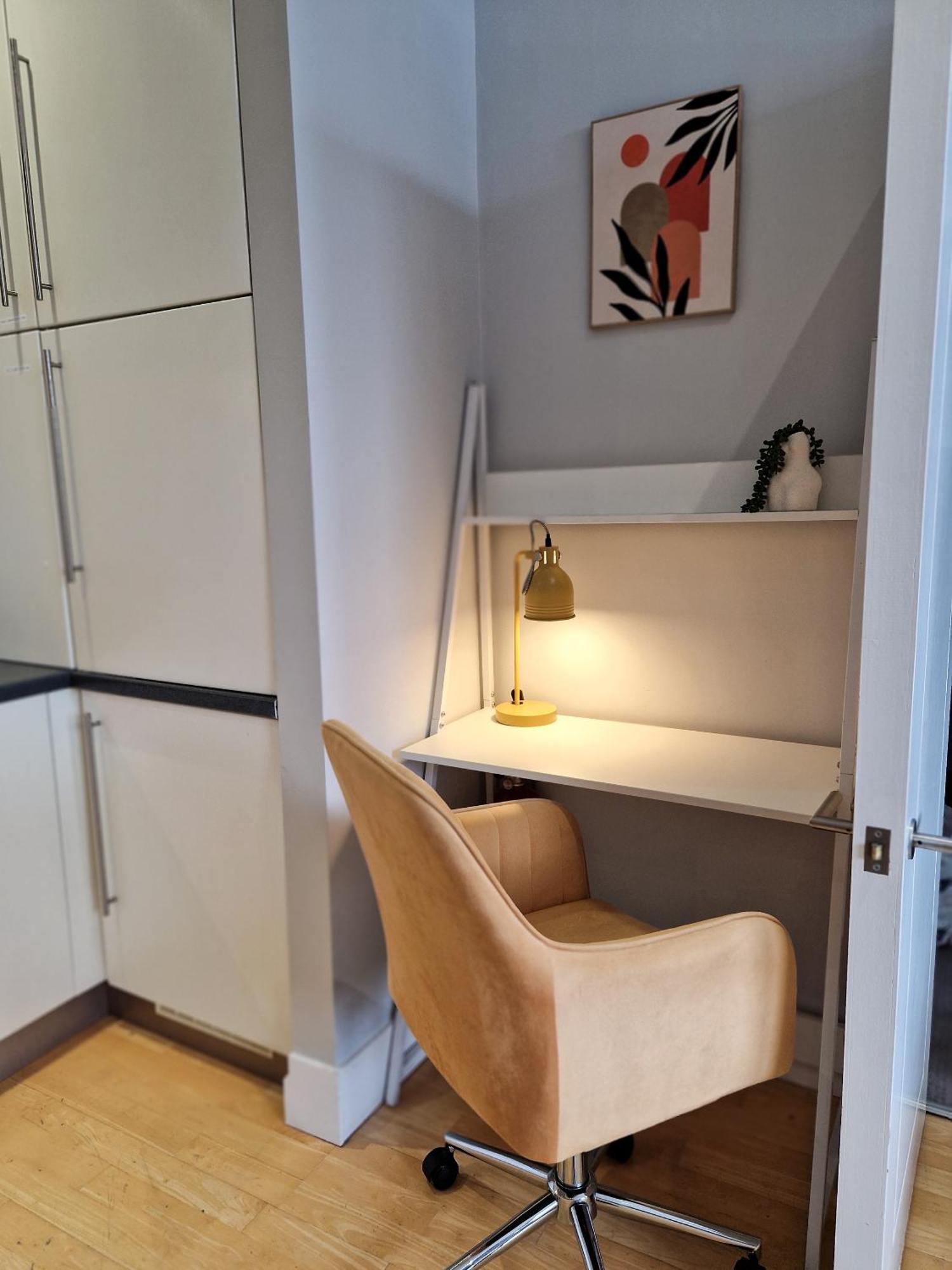 1-Bed Apartment, Close To Kensington Olympia With Free Wi-Fi & Netflix London Exteriör bild