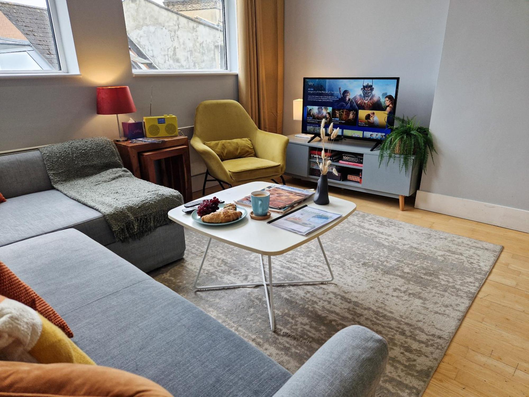 1-Bed Apartment, Close To Kensington Olympia With Free Wi-Fi & Netflix London Exteriör bild