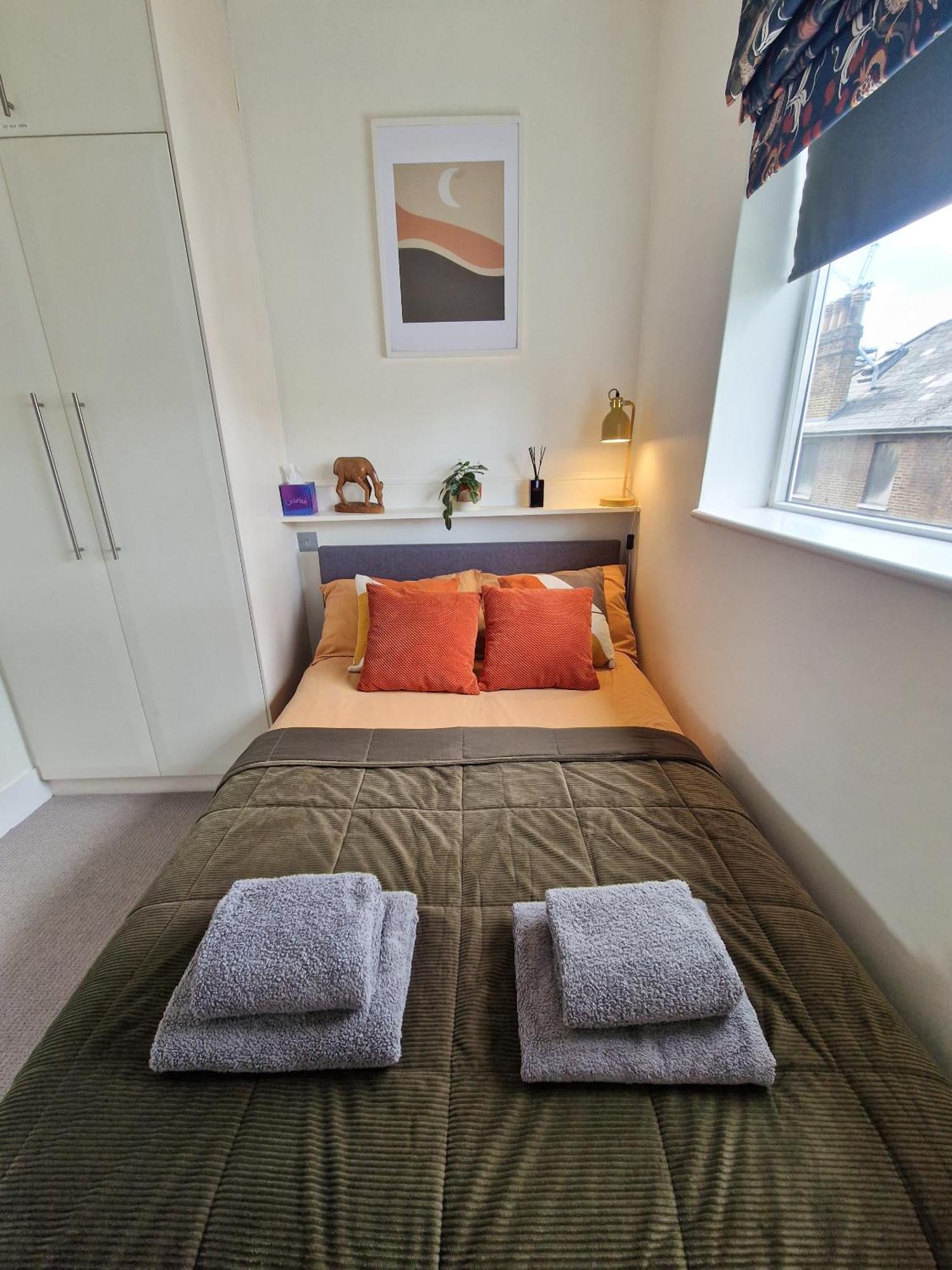 1-Bed Apartment, Close To Kensington Olympia With Free Wi-Fi & Netflix London Exteriör bild