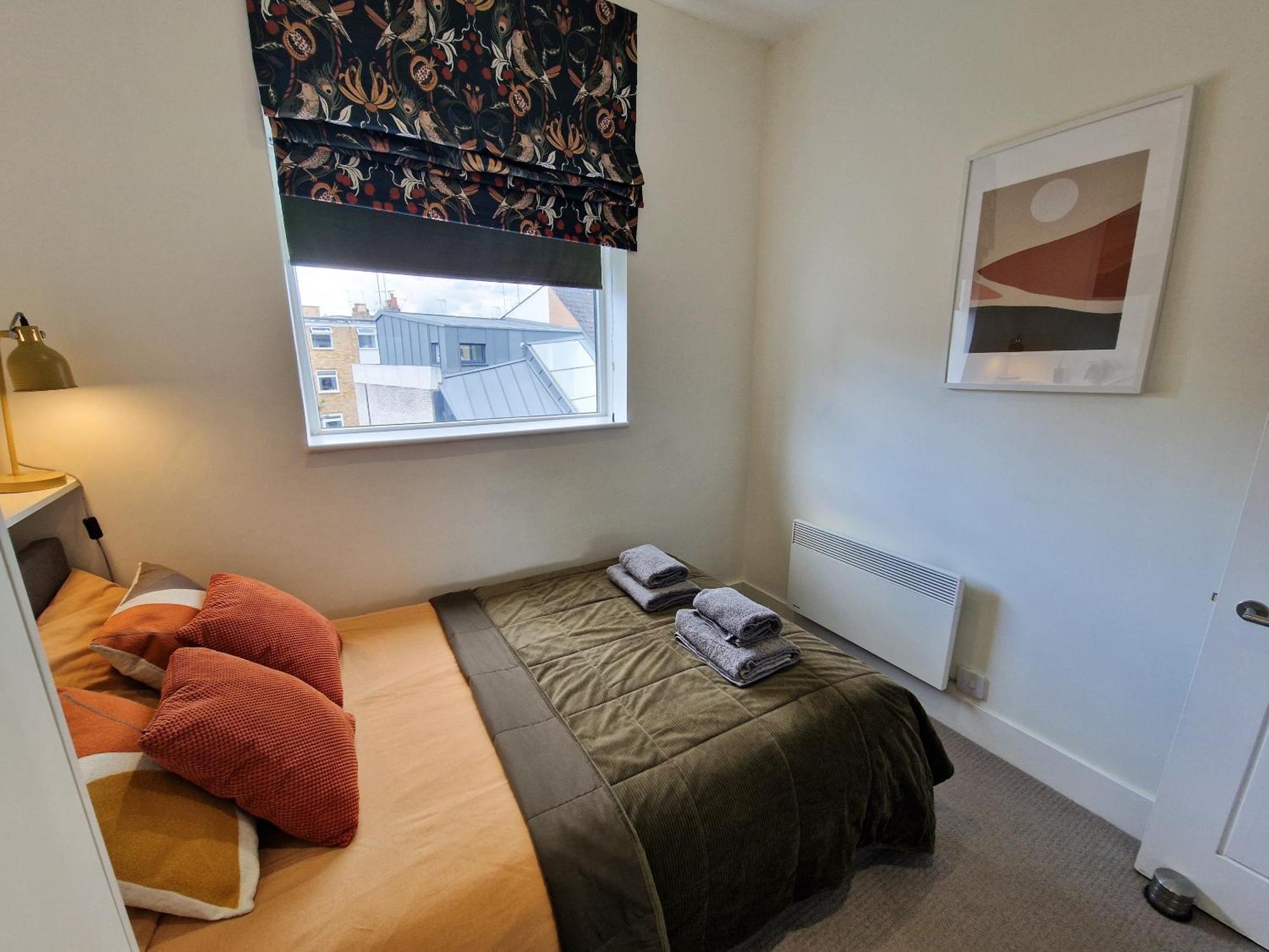 1-Bed Apartment, Close To Kensington Olympia With Free Wi-Fi & Netflix London Exteriör bild