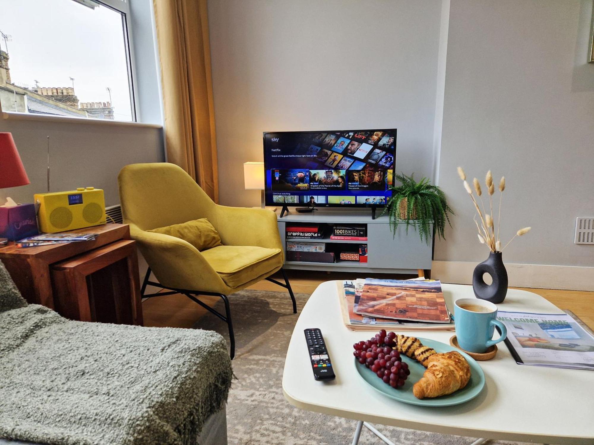 1-Bed Apartment, Close To Kensington Olympia With Free Wi-Fi & Netflix London Exteriör bild