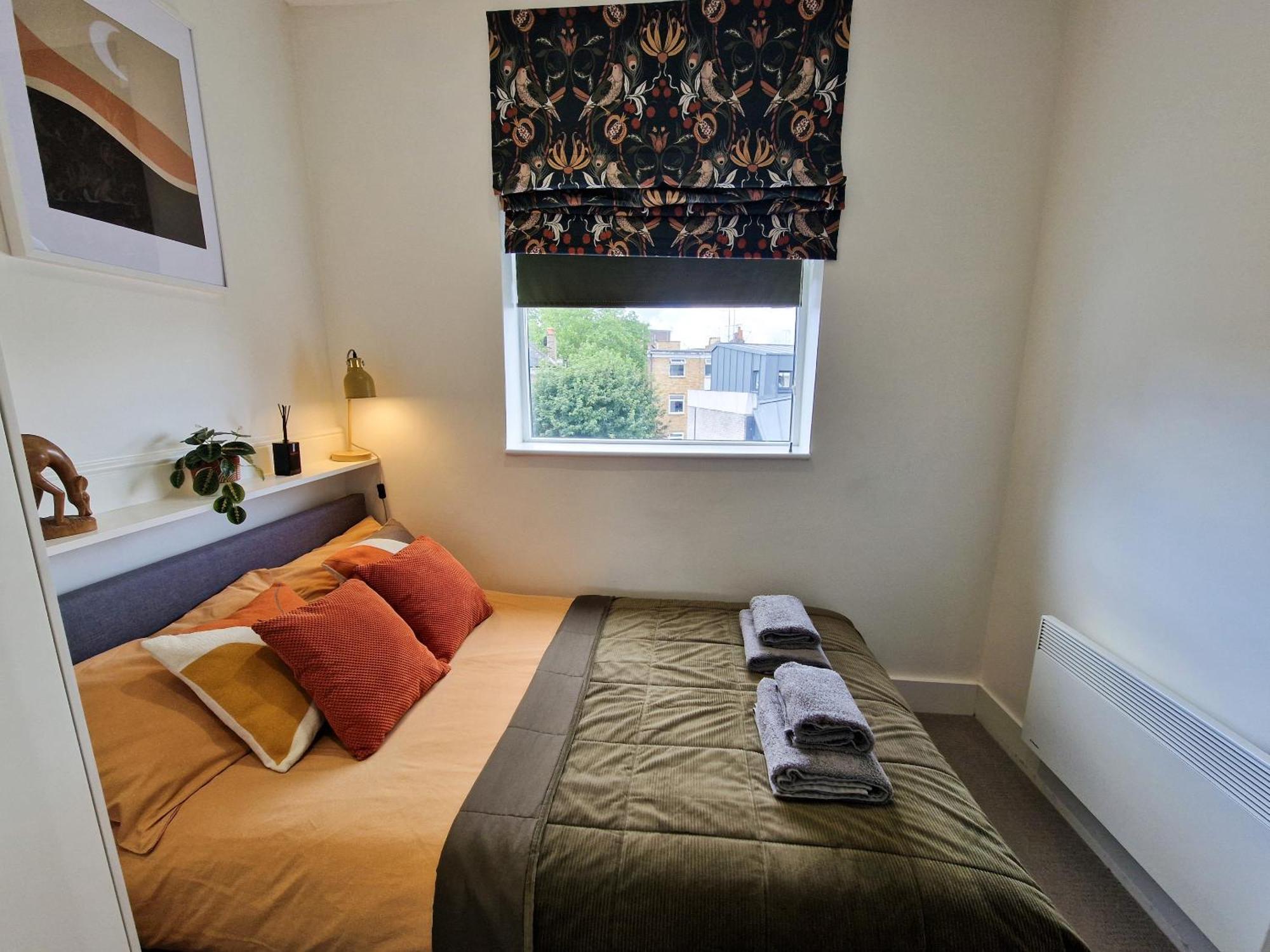 1-Bed Apartment, Close To Kensington Olympia With Free Wi-Fi & Netflix London Exteriör bild