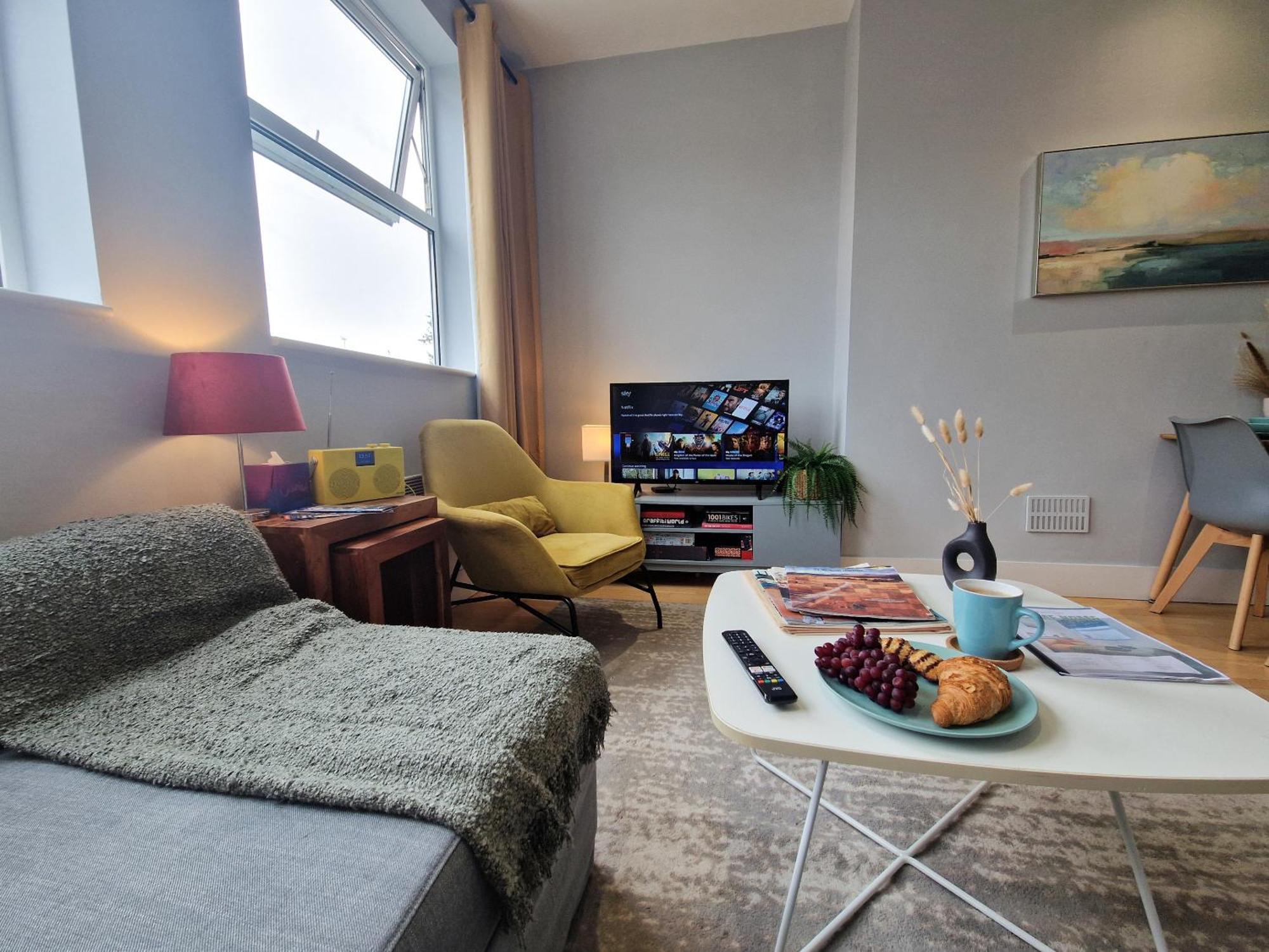 1-Bed Apartment, Close To Kensington Olympia With Free Wi-Fi & Netflix London Exteriör bild