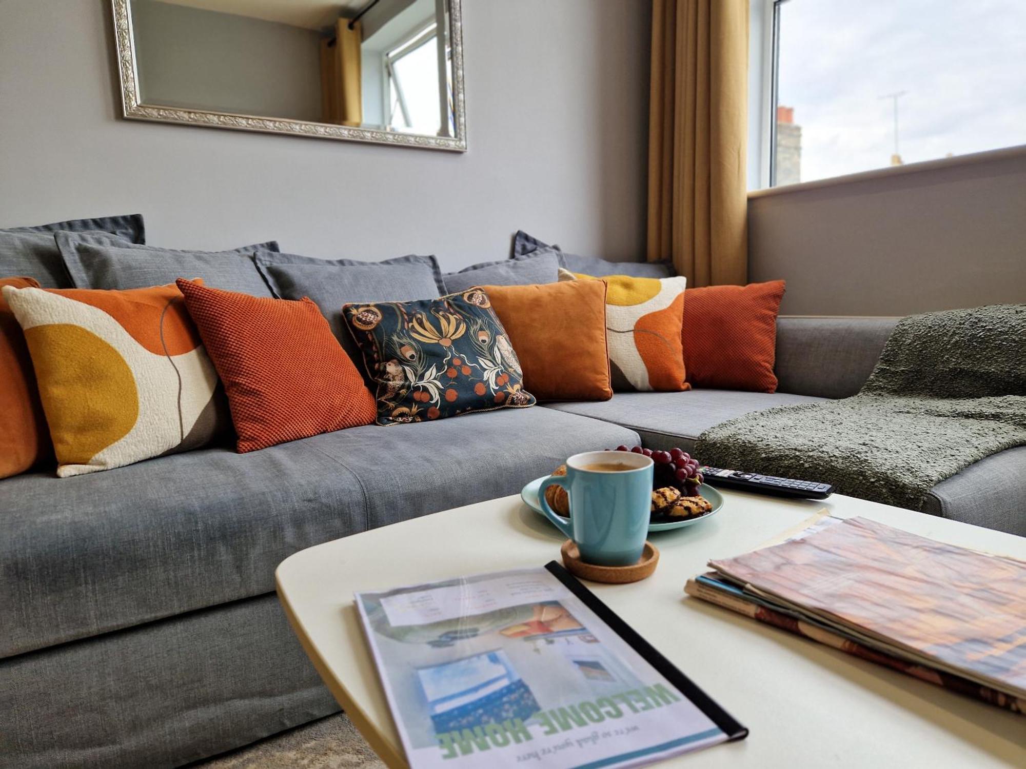 1-Bed Apartment, Close To Kensington Olympia With Free Wi-Fi & Netflix London Exteriör bild