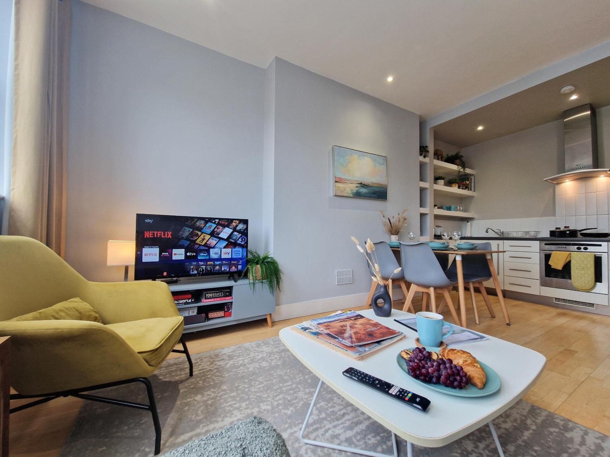 1-Bed Apartment, Close To Kensington Olympia With Free Wi-Fi & Netflix London Exteriör bild